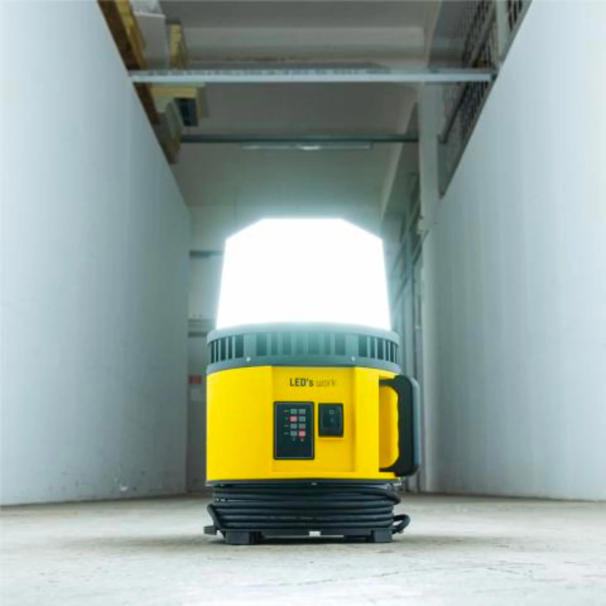 LED's Work 18V HybridPro Bouwlamp 12000lm -  360 graden licht - op accu en netstroom - 80W - IP55 & Rough Service Tested - Image 3